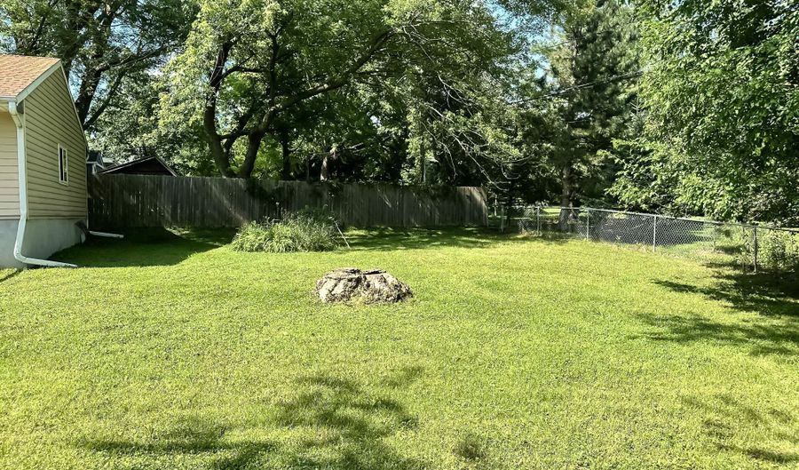424 Hilltop Rd, Ames, IA 50014 - 3 Beds, 2 Bath