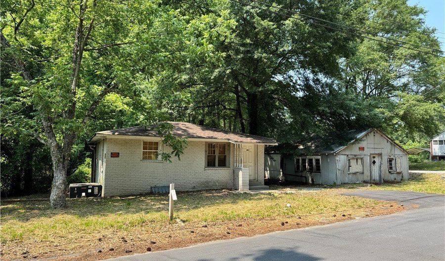 205 Oak Dr, Belton, SC 29627 - 2 Beds, 1 Bath