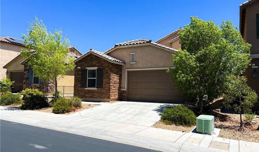 3462 Elegant Rose St, Las Vegas, NV 89117 - 4 Beds, 3 Bath