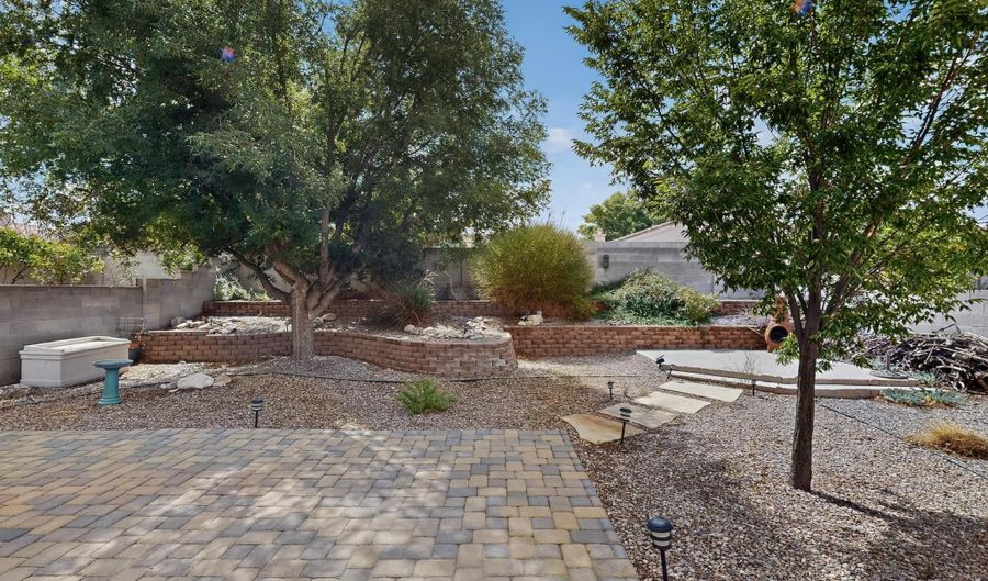 916 LOS PADRES Pl SE, Albuquerque, NM 87123 - 4 Beds, 3 Bath