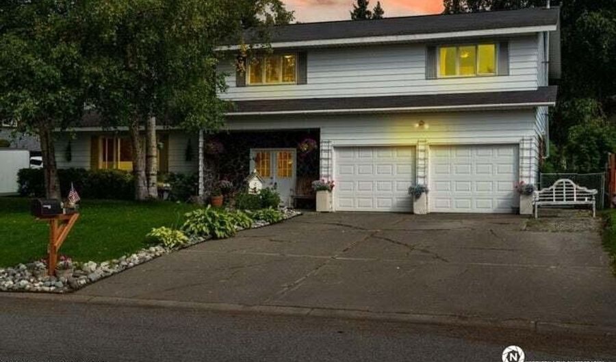 13901 Jarvi Dr, Anchorage, AK 99515 - 5 Beds, 3 Bath
