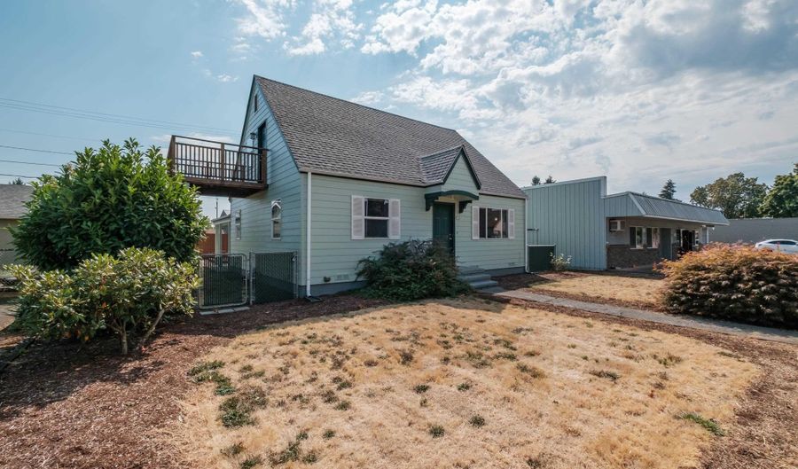 740 Main St, Aumsville, OR 97325 - 4 Beds, 3 Bath