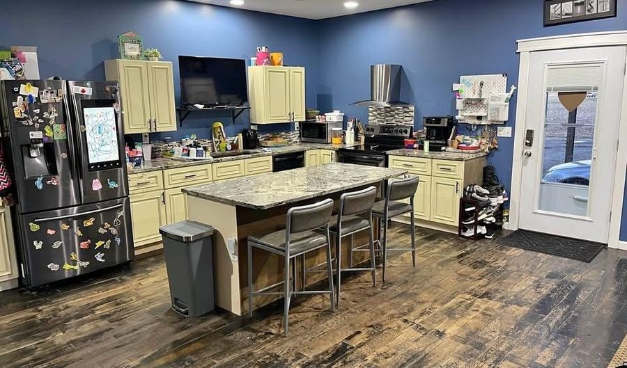2707 8, Batesville, IN 47006 - 3 Beds, 4 Bath