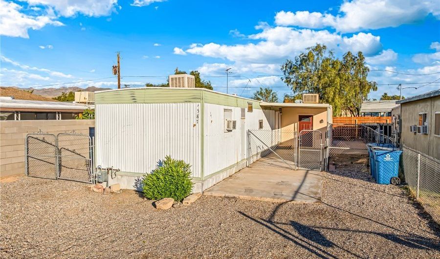 587 Harbor Dr, Bullhead City, AZ 86442 - 2 Beds, 2 Bath