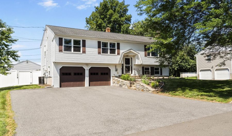 1 Rev Taylor Dr, Ansonia, CT 06401 - 4 Beds, 3 Bath