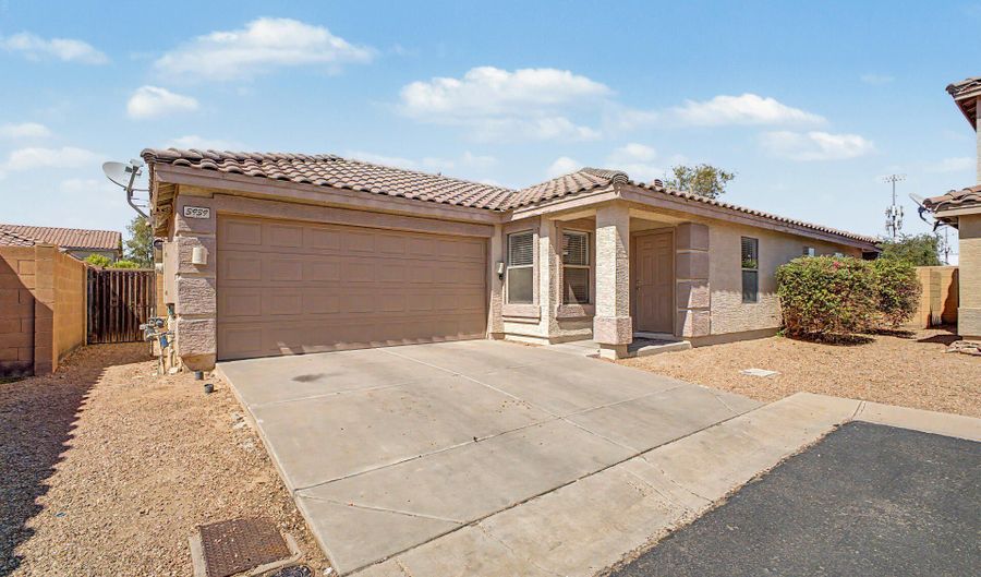 3939 S NEBRASKA St, Chandler, AZ 85248 - 3 Beds, 2 Bath