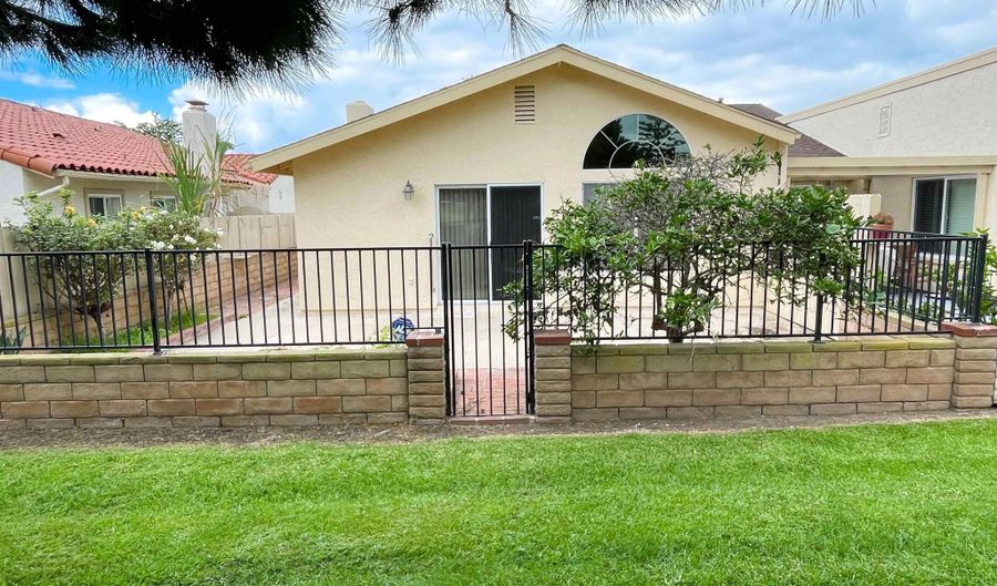 817 Caminito Del Reposo, Carlsbad, CA 92011 - 2 Beds, 2 Bath