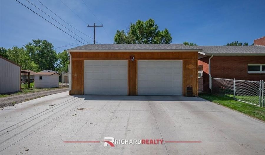719 W B St, Basin, WY 82410 - 2 Beds, 1 Bath