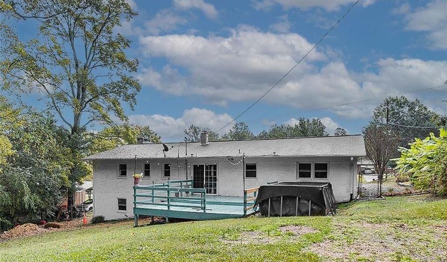 911 Old Liberty Rd, Asheboro, NC 27203 - 3 Beds, 2 Bath