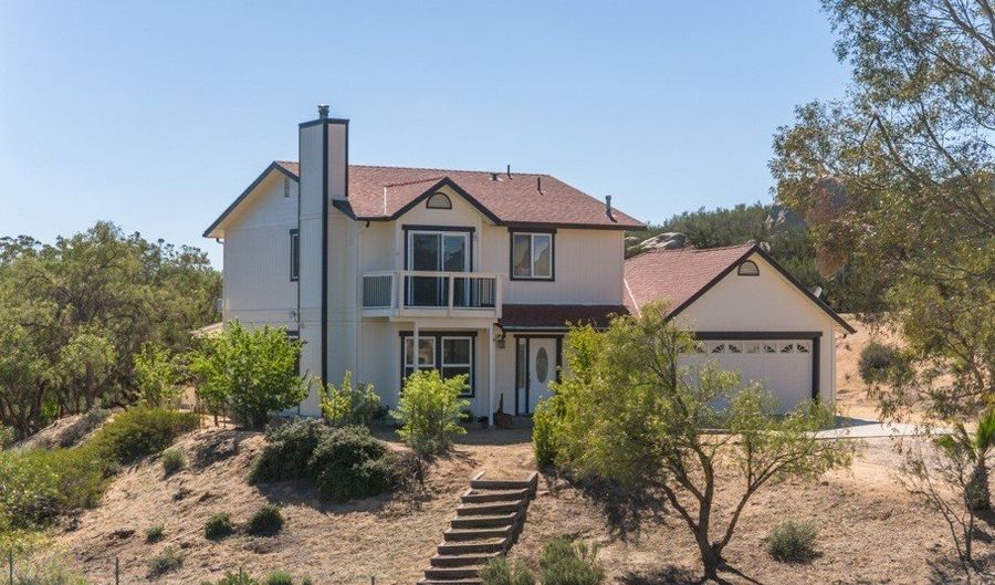 41695 Rolling Hills Dr, Aguanga, CA 92536 - 3 Beds, 3 Bath