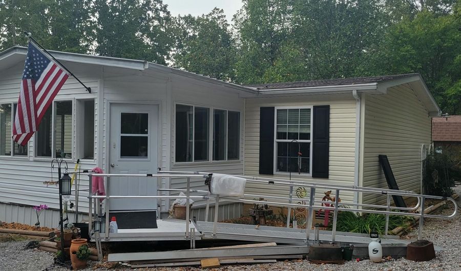 266 Carmel Ln, Albany, KY 42602 - 3 Beds, 2 Bath