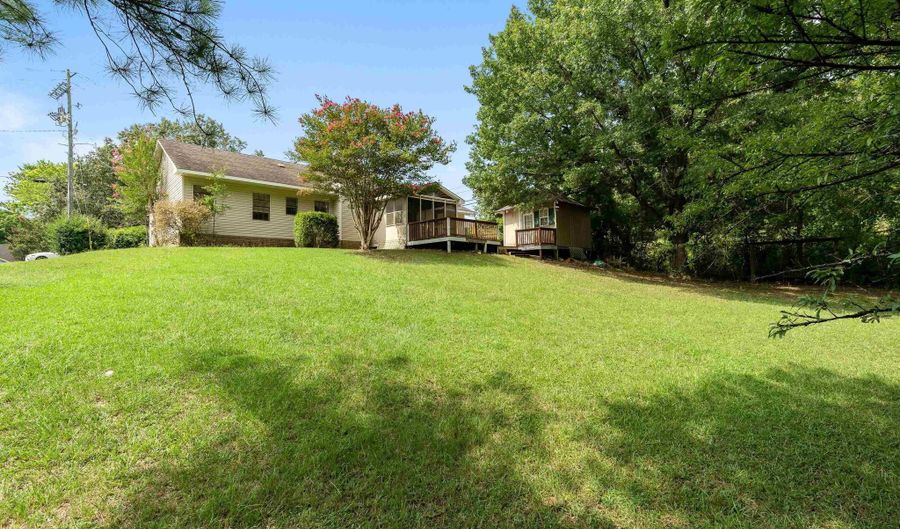 101 BERMUDA LAKE Dr, Alabaster, AL 35007 - 3 Beds, 2 Bath