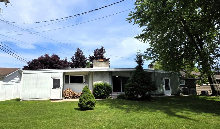 2338 Emmet St, Alpena, MI 49707 - 3 Beds, 2 Bath