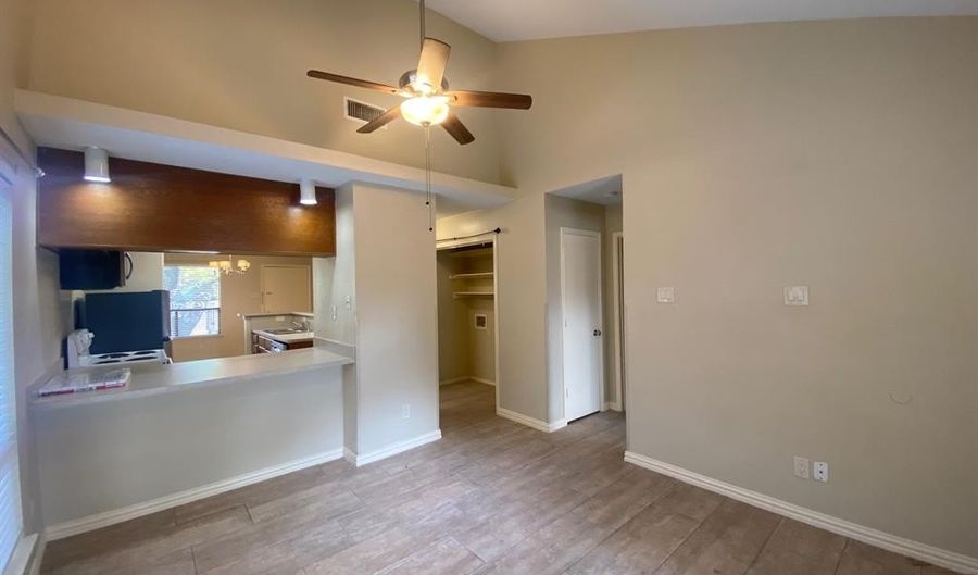 521 Pine Trail Dr, Allen, TX 75002 - 2 Beds, 2 Bath
