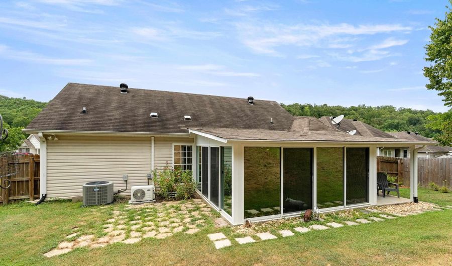 210 IRONWOOD Cir, Alabaster, AL 35007 - 3 Beds, 2 Bath