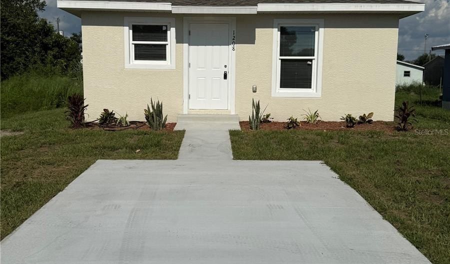 1198 SE MILLS Ave, Arcadia, FL 34266 - 3 Beds, 2 Bath