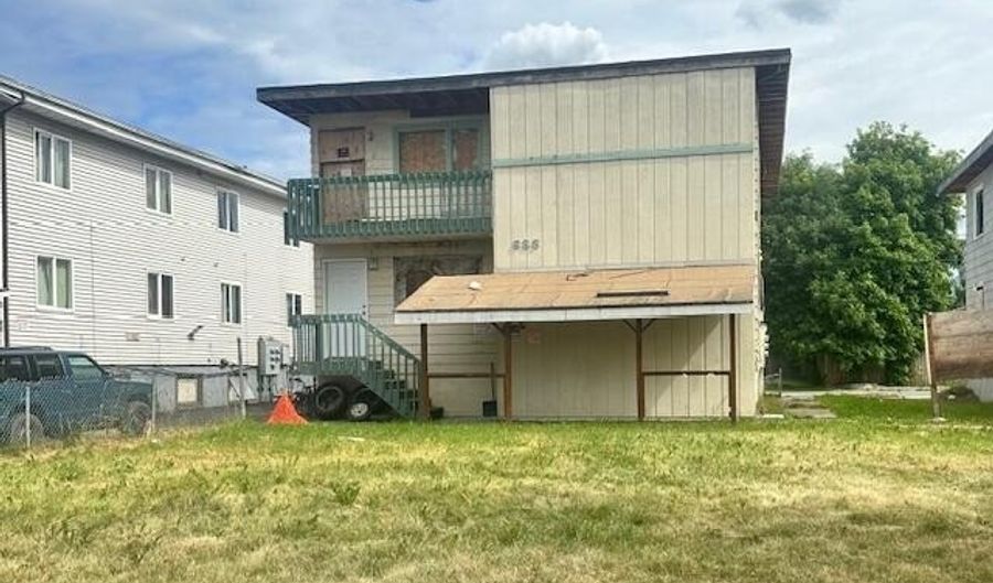 633 N Flower St, Anchorage, AK 99508 - 8 Beds, 4 Bath