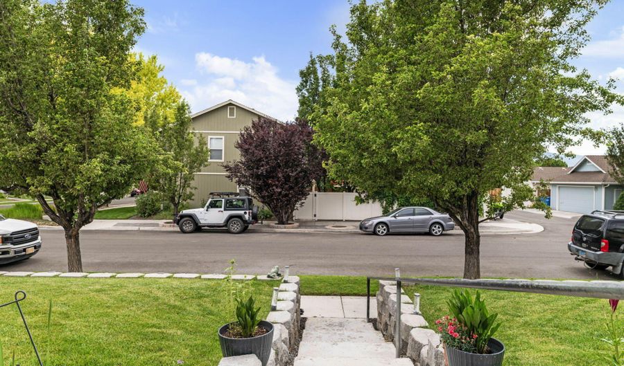 1341 Mountain Ash Way, Gardnerville, NV 89410 - 3 Beds, 2 Bath