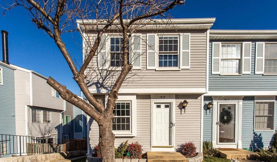 1619 10TH St S, Arlington, VA 22204 - 3 Beds, 2 Bath