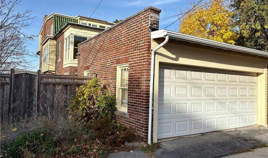 1852 Chew St, Allentown, PA 18104 - 4 Beds, 3 Bath