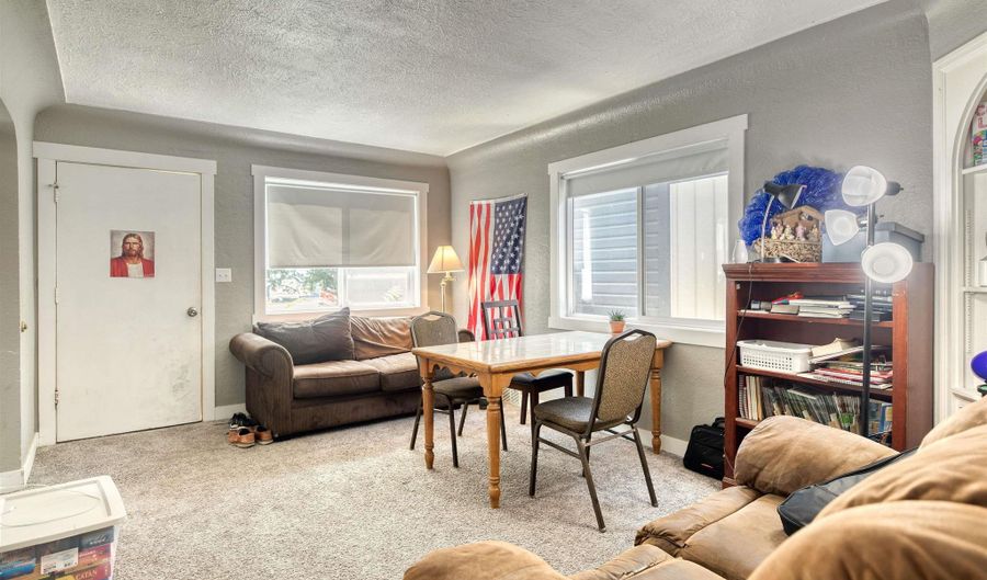 212 S 16th Ave, Caldwell, ID 83605 - 2 Beds, 1 Bath