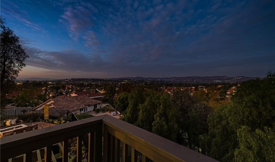 260 S Via Montanera, Anaheim, CA 92807 - 4 Beds, 5 Bath