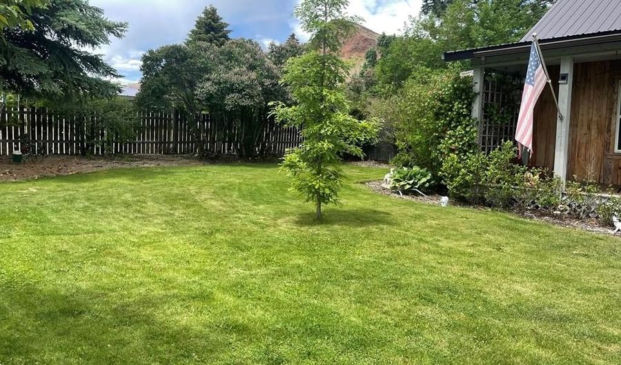 510 E Valley Ave, Challis, ID 83226 - 3 Beds, 2 Bath