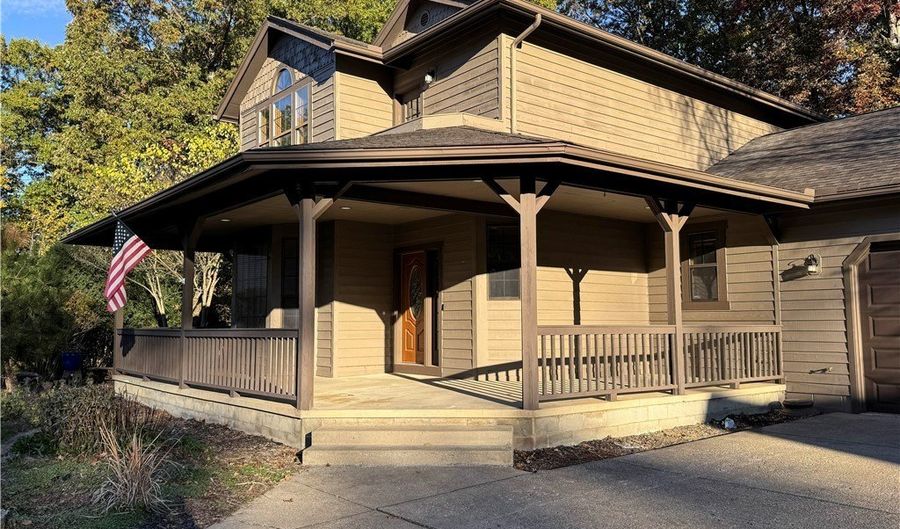 352 Wyndclift Pl, Austintown, OH 44515 - 3 Beds, 4 Bath