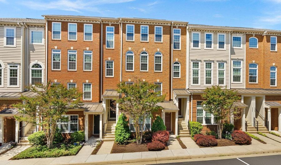 42263 BLACK ROCK Ter, Aldie, VA 20105 - 3 Beds, 3 Bath