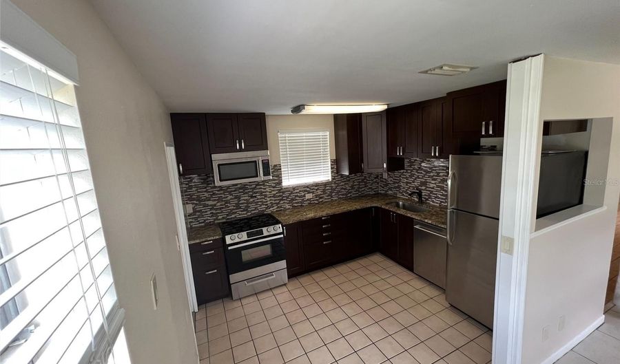 2700 N RIO GRANDE Ave, Orlando, FL 32804 - 2 Beds, 2 Bath