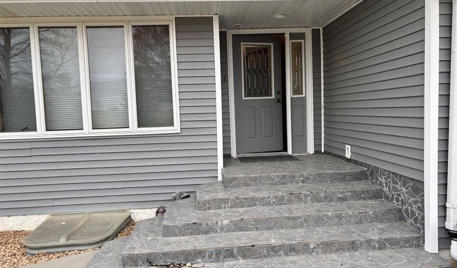 54661 Chardan Dr, Battle Creek, NE 68715 - 4 Beds, 3 Bath