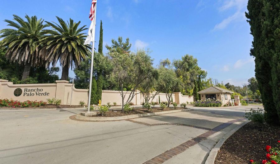 2882 Conestoga Cir, Alpine, CA 91901 - 3 Beds, 5 Bath