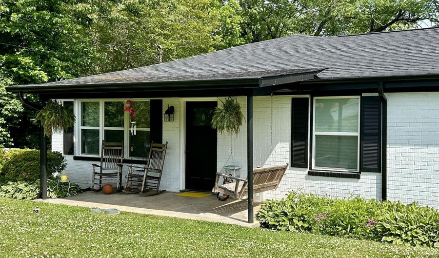711 Walter St, Athens, TN 37303 - 3 Beds, 2 Bath