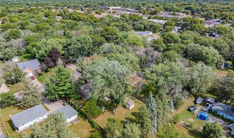 122 106th Ave NW, Coon Rapids, MN 55448 - 3 Beds, 2 Bath