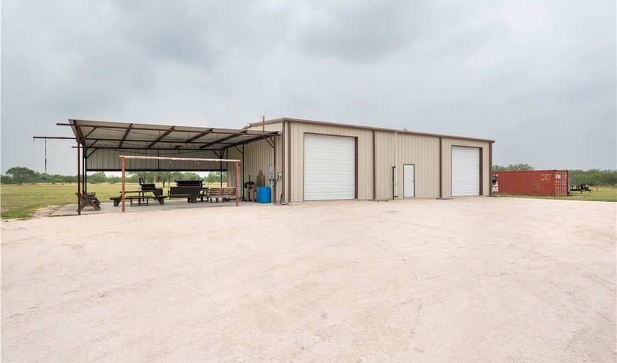 227 S Hollow Tree, Alice, TX 78332 - 1 Beds, 1 Bath