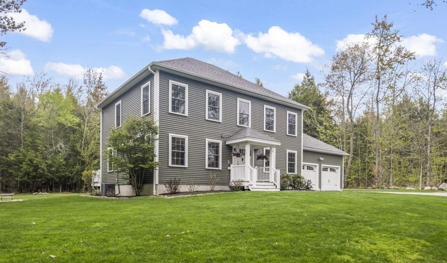 90 Village Place Dr, Barrington, NH 03825 - 3 Beds, 3 Bath