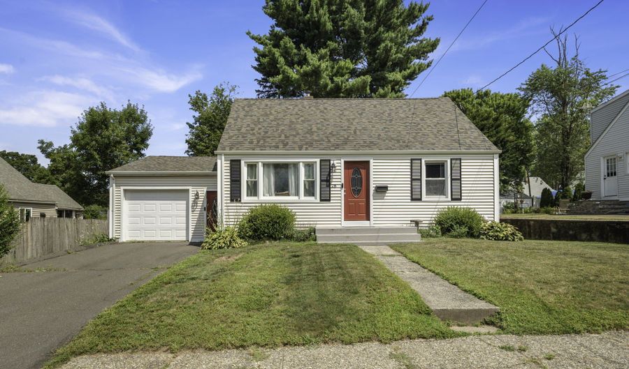 28 Rowe Pl, Bristol, CT 06010 - 4 Beds, 1 Bath