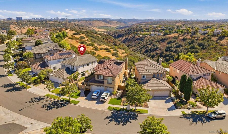 10648 Briarlake Woods Dr, San Diego, CA 92130 - 5 Beds, 3 Bath