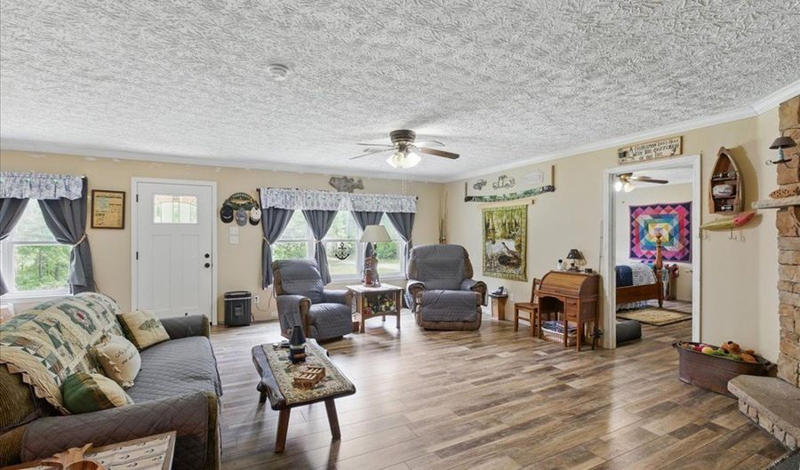 3210 50th St, Bell, FL 32619 - 3 Beds, 2 Bath