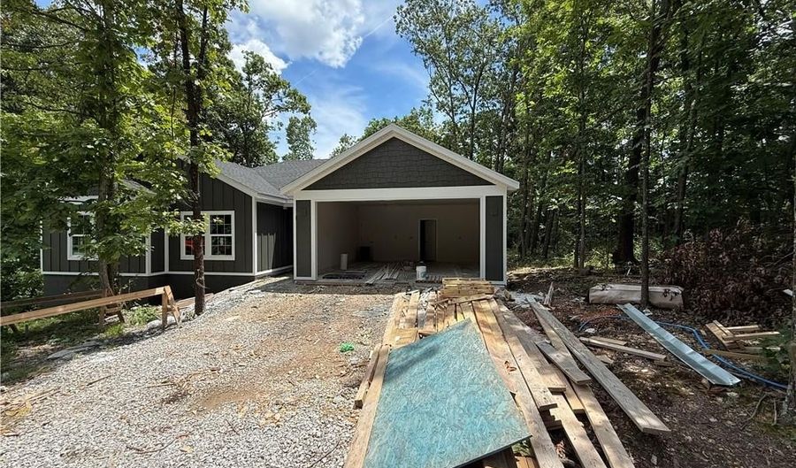 32 Dumfries Dr, Bella Vista, AR 72715 - 3 Beds, 2 Bath