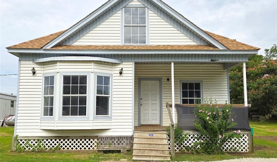 15 3rd St, Atwood, OK 74827 - 3 Beds, 3 Bath