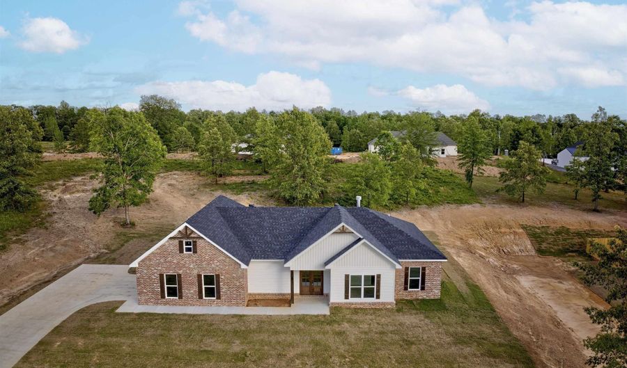1017 Creekwood Cir, Bauxite, AR 72011 - 4 Beds, 2 Bath