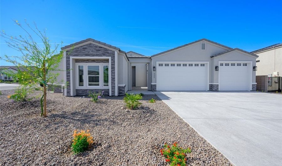 5525 Honor Ave, Fort Mohave, AZ 86426 - 3 Beds, 4 Bath