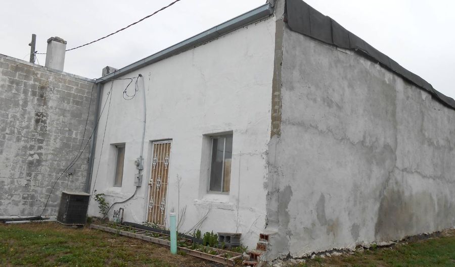 118 N Polk, Albany, MO 64402 - 0 Beds, 1 Bath