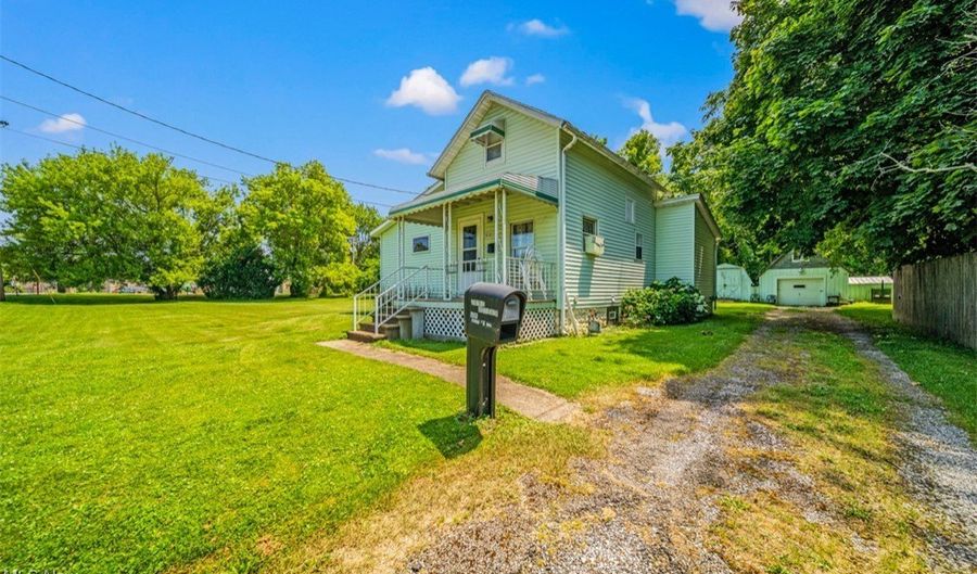 1016 W 55th St, Ashtabula, OH 44004 - 2 Beds, 1 Bath