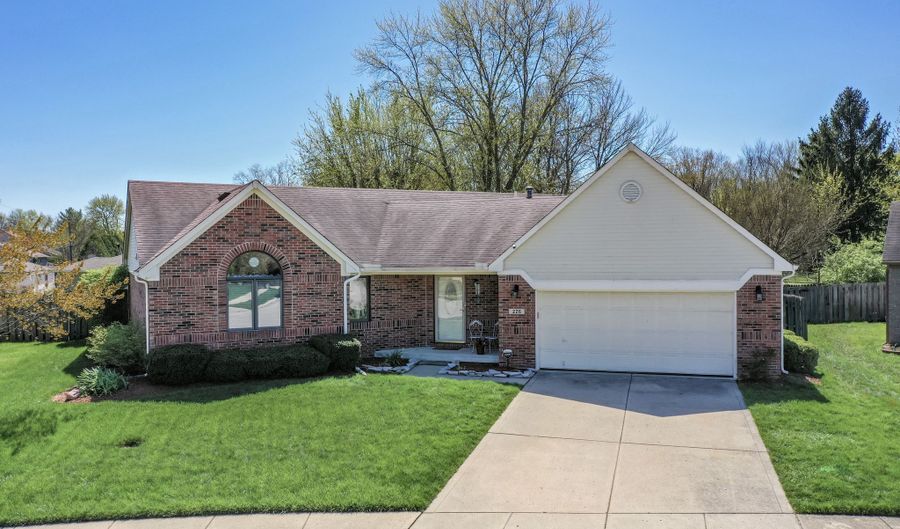 226 Rosebery Ln, Indianapolis, IN 46214 - 3 Beds, 2 Bath
