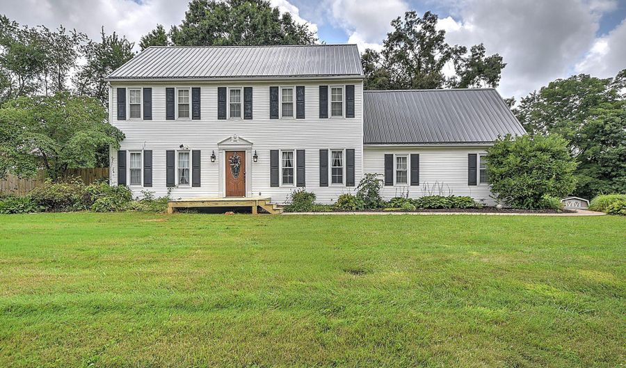 20004 Avondale Rd, Abingdon, VA 24211 - 5 Beds, 3 Bath
