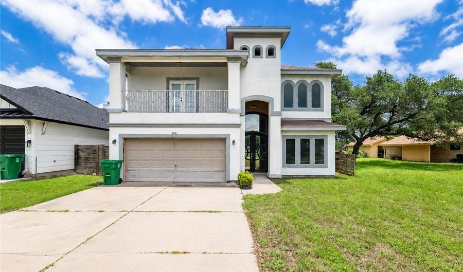 1045 S 13th St, Aransas Pass, TX 78336 - 4 Beds, 4 Bath