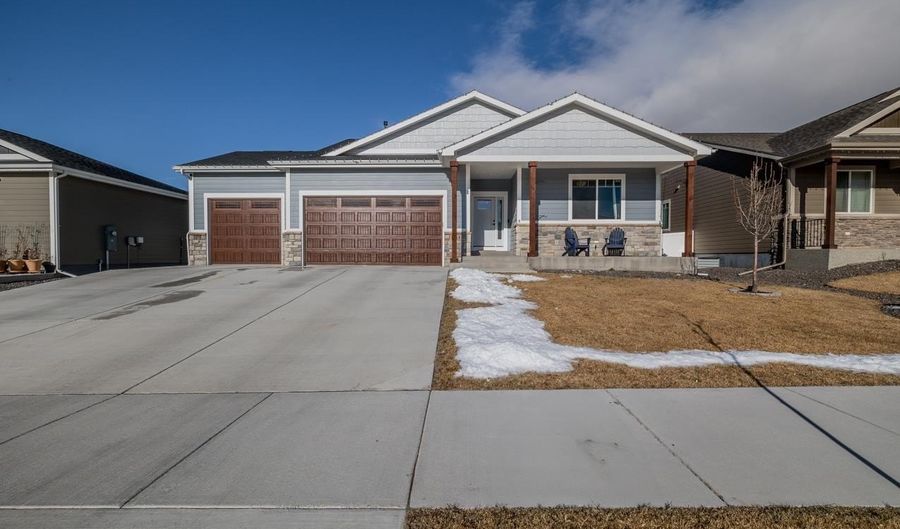 5604 OPAL Dr, Cheyenne, WY 82009 - 3 Beds, 2 Bath