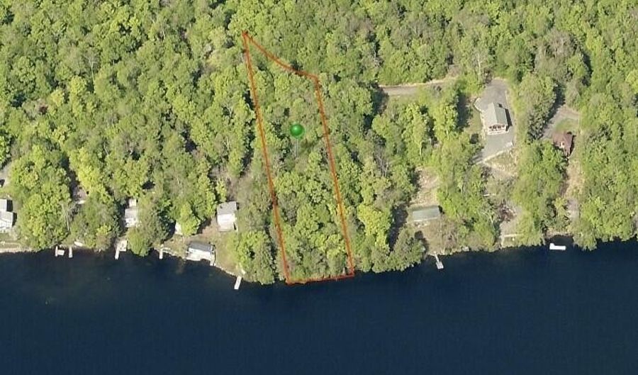18 Osceola Dr, Becket, MA 01223 - 1 Beds, 1 Bath